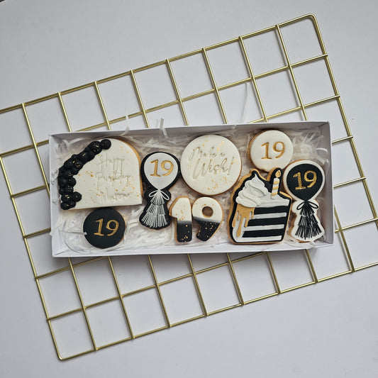 Happy Birthday Medium Biscuits Gift Box