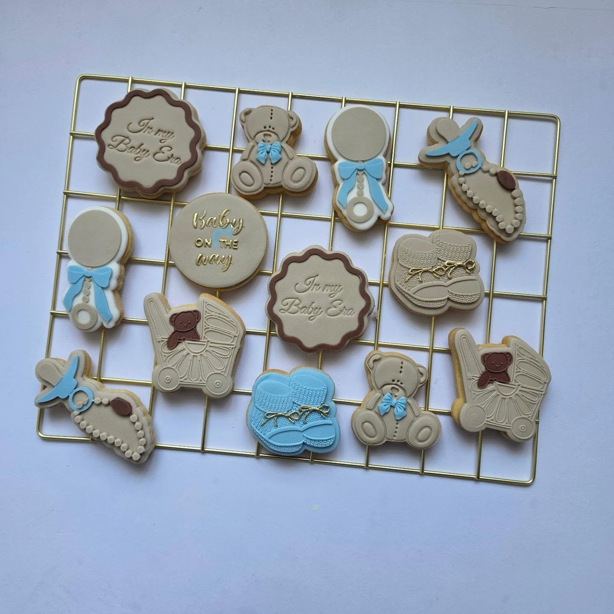 Baby shower biscuits