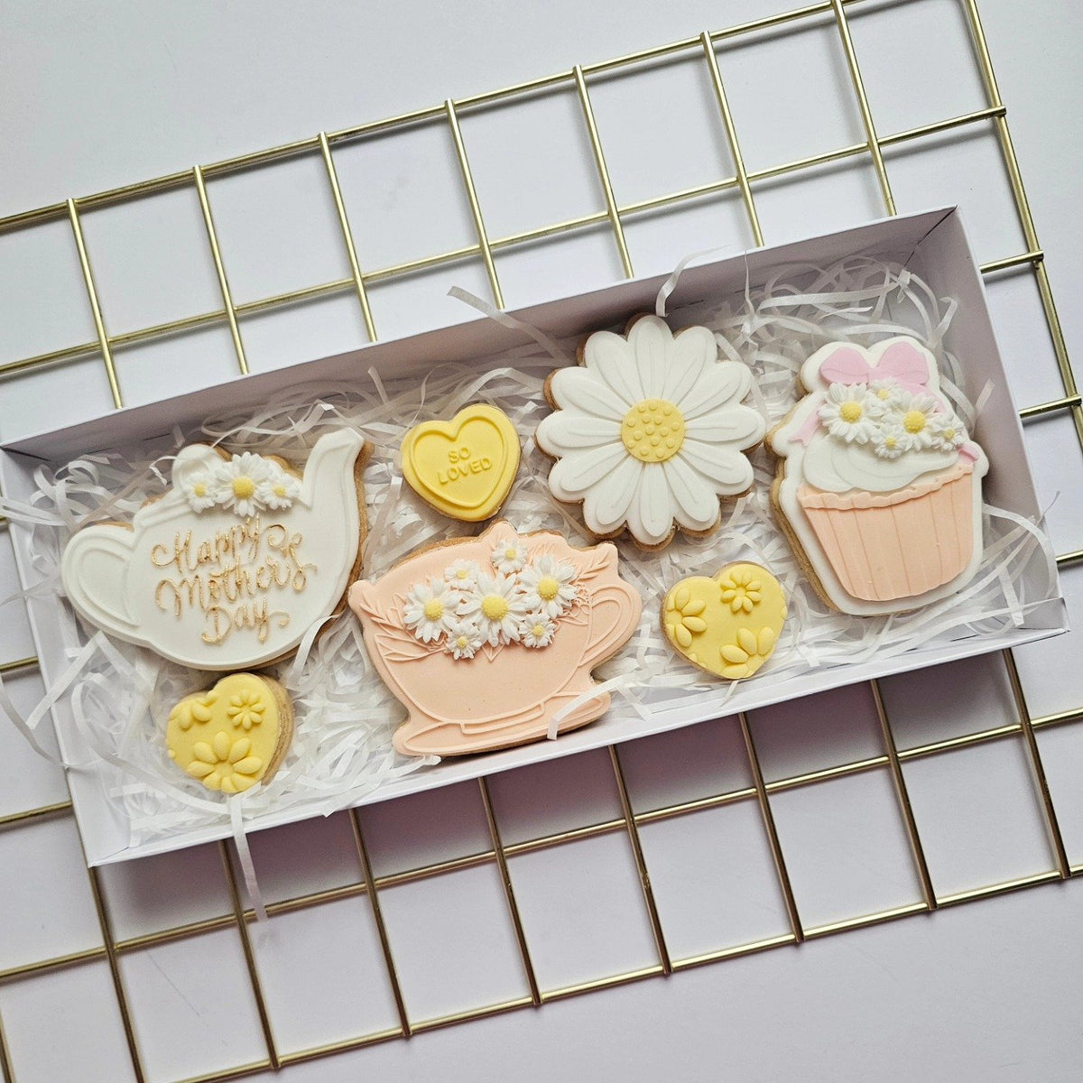 Medium floral gift box