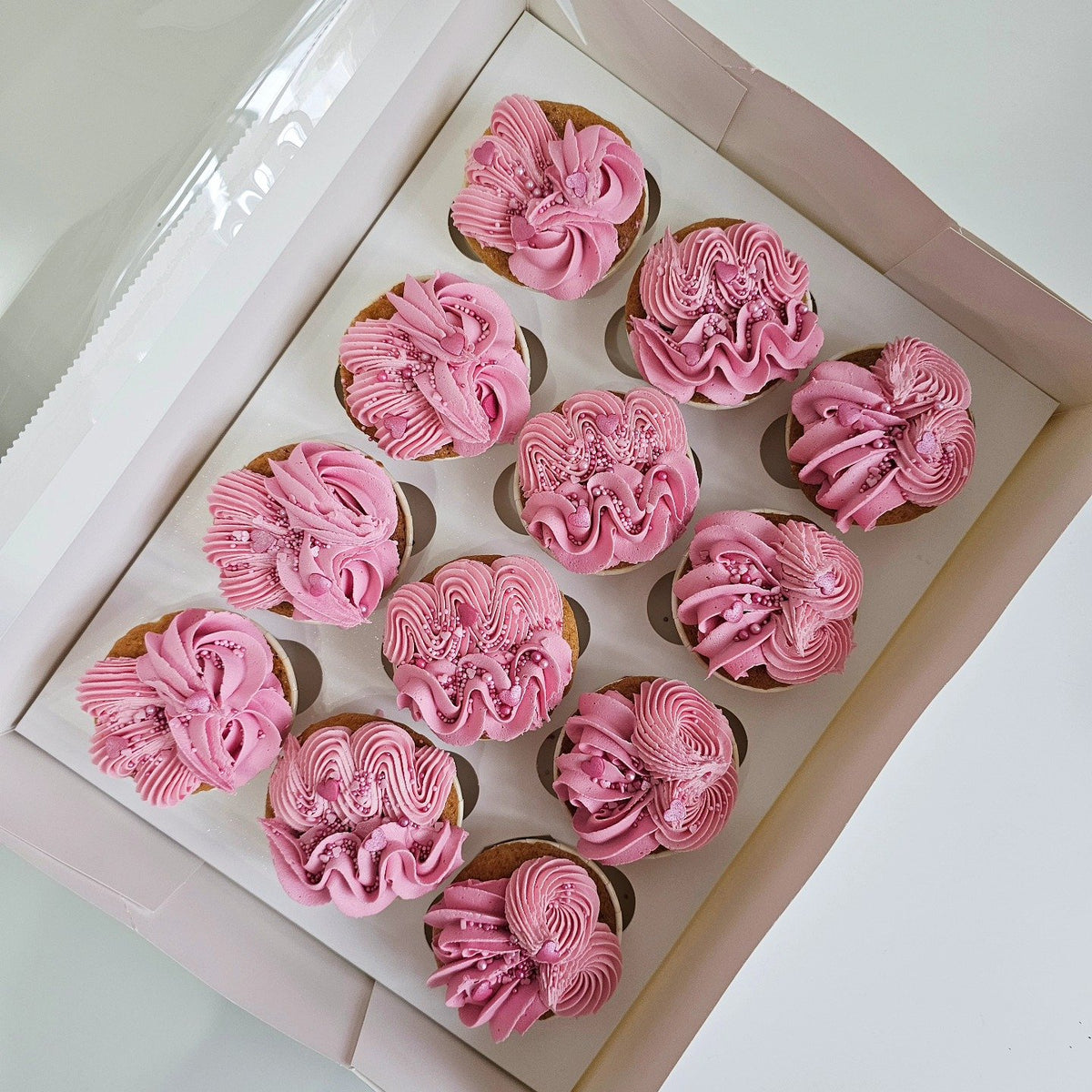 Pink 21st birthday cupcakes