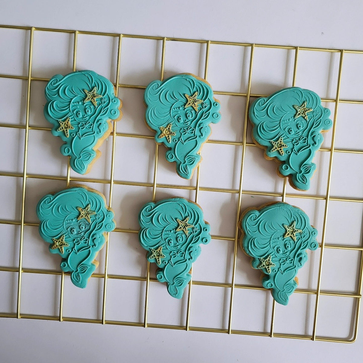 Seafoam mermaid party favours
