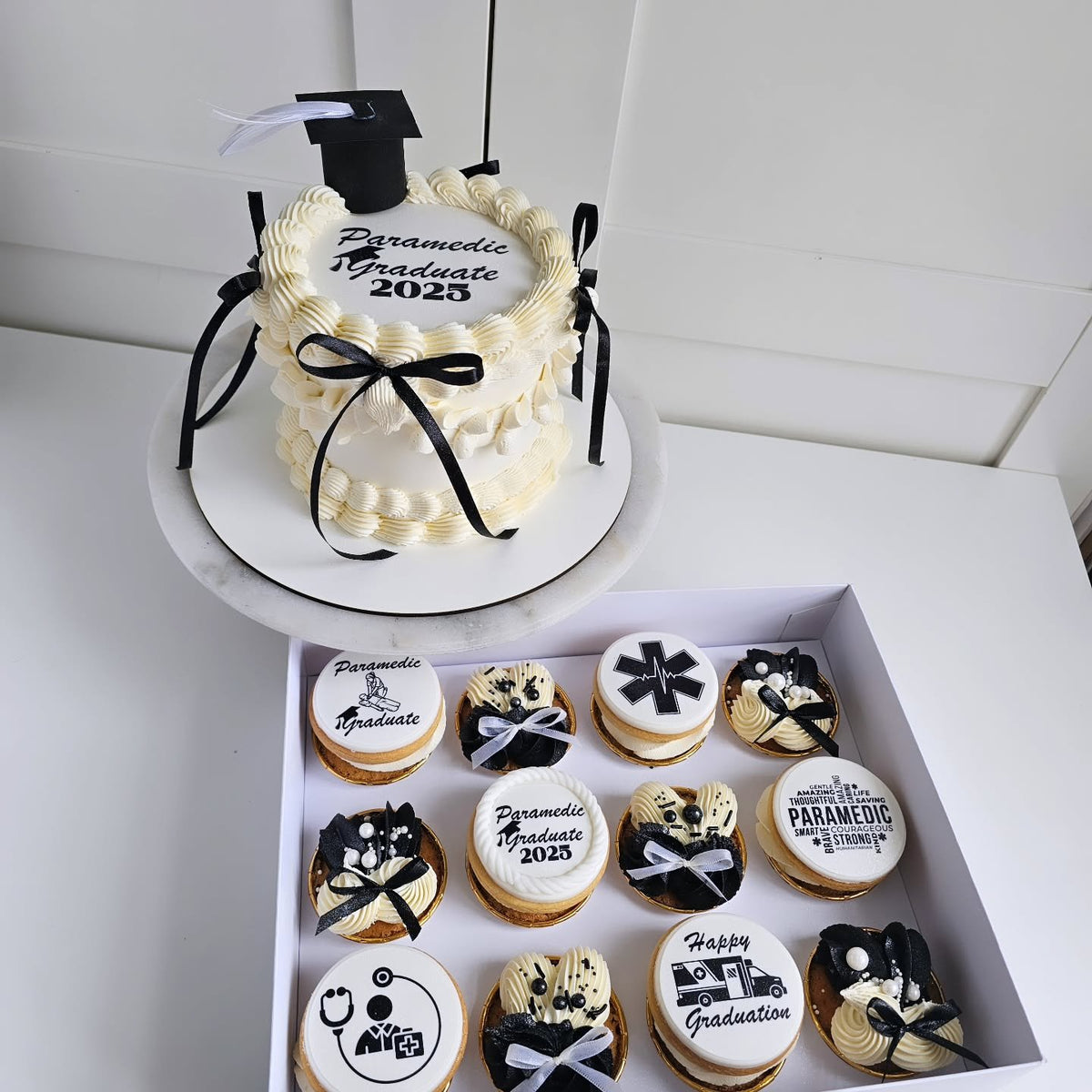 Paramedic graduation mini cake