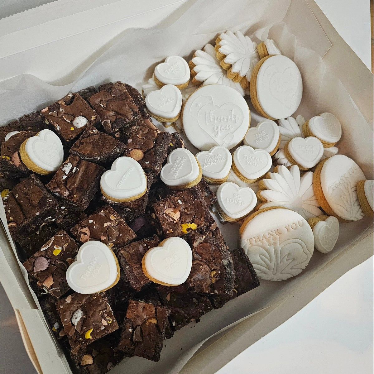 Thank-you brownie and biscuit box