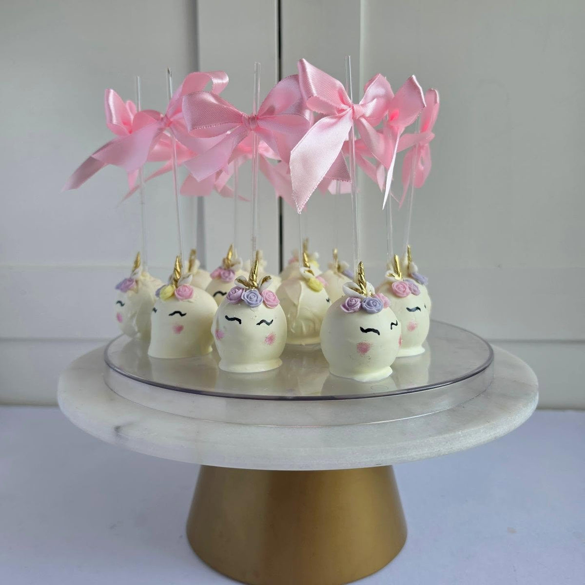 Unicorn cake pops